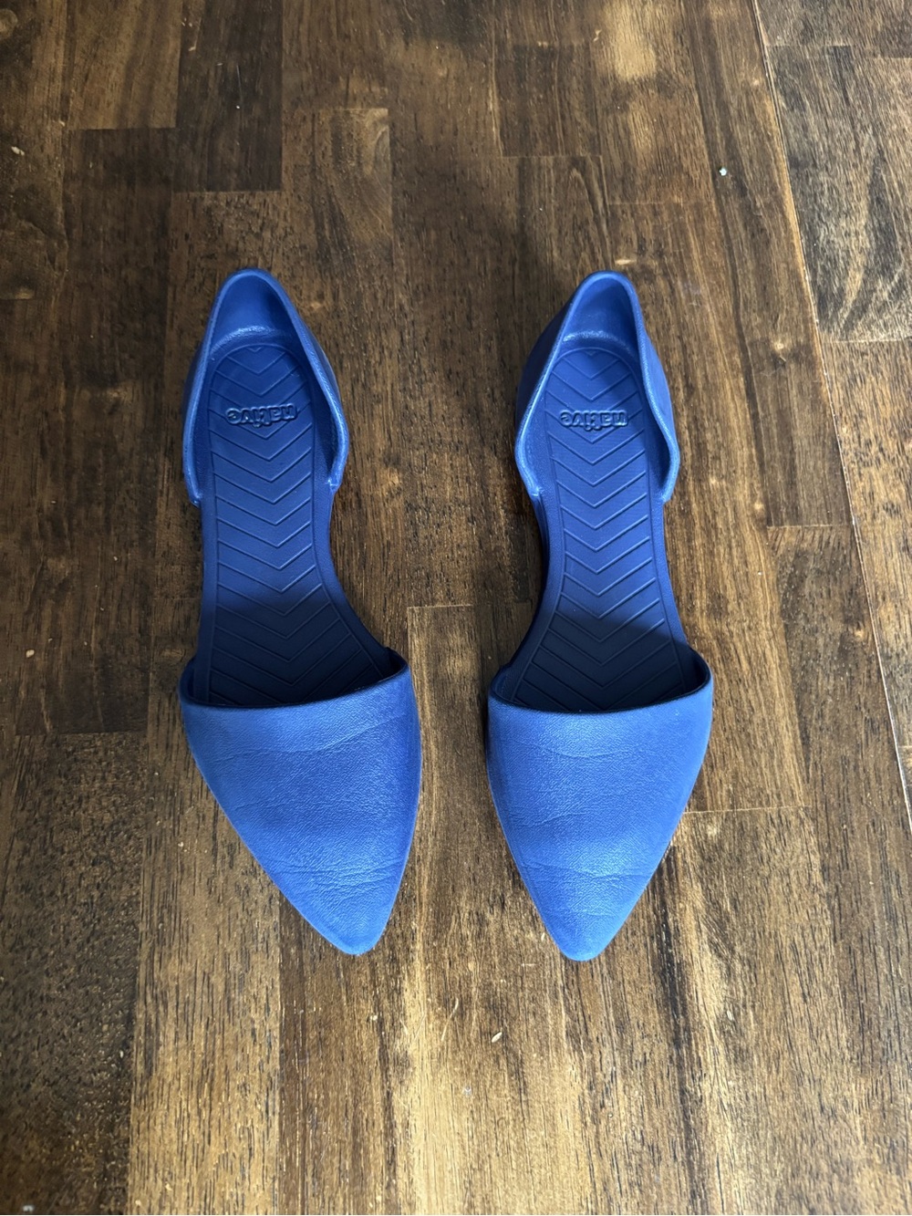 Native Pointed Toe Flats - Picture 2 of 4